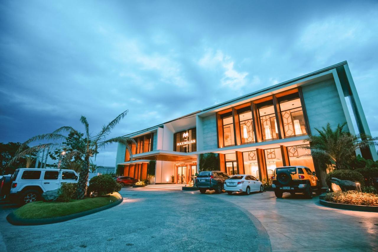 The Maximilian Hotel Cauayan City  Exterior photo